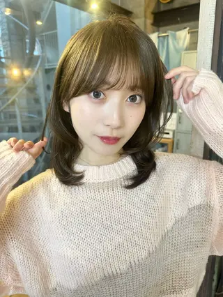 セミロング カラー 柴田 すず花のヘアスタイル