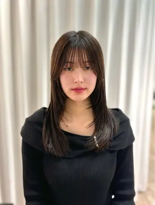 セミロング behive  駅前店所属・菊地 桃花のヘアスタイル