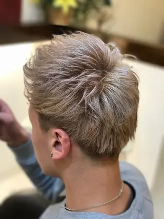 ショート カラー メンズ モトエ ジュニアスタイリストのヘアスタイル