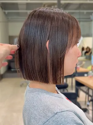 ショート カラー ⭐️似合わせボブ 縮毛矯正⭐️かえでのヘアスタイル