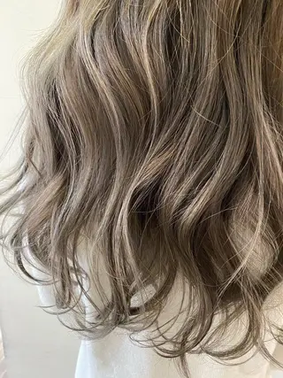 ロング カラー 服部 樹季のヘアスタイル