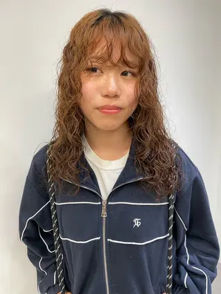 ロング パーマ Nalu pu loa hachi所属・金尾 凜のヘアスタイル