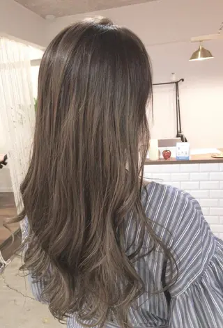 セミロング カラー レイヤーカット匠 イソザキノリユキのヘアスタイル