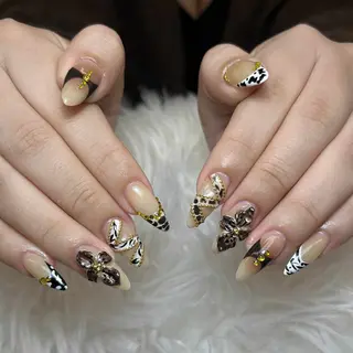 ネイル ゴテゴテネイルサロン所属・ゴテゴテ ネイルのネイルデザイン