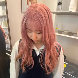 ロング カラー MARIKA 暖色系/ハイトーンのヘアスタイル