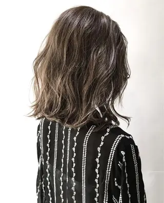 ミディアム カラー ヘアデザイン ヴェルダのヘアスタイル