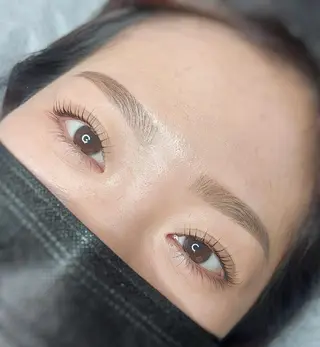 アイブロウ マツエク・マツパ U_la所属・U_la [ウーラ] 片岡の眉毛・アイブロウイメージ