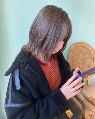 ミディアム カラー 藤井 貴美子のヘアスタイル