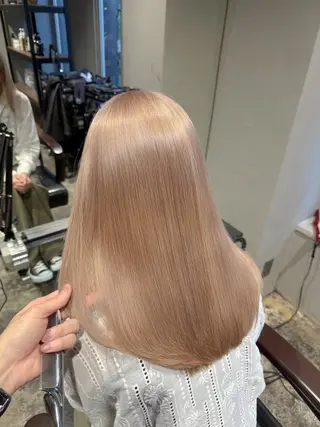 ミディアム カラー ROIS渋谷【ロイス】所属・高橋大樹/ブリーチ/ ミルクティーベージュのヘアスタイル