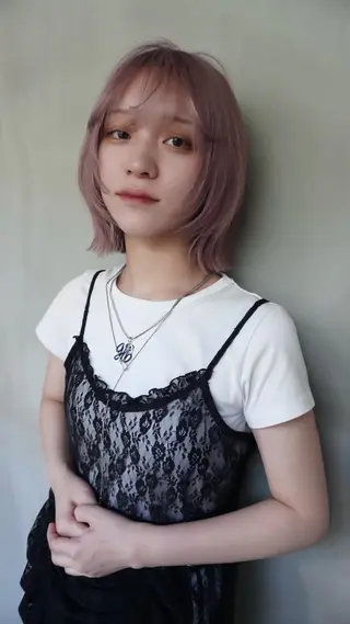 カラー hinata /ハイトーンカラーのヘアスタイル