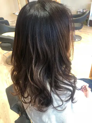 セミロング パーマ 早川 真幸のヘアスタイル