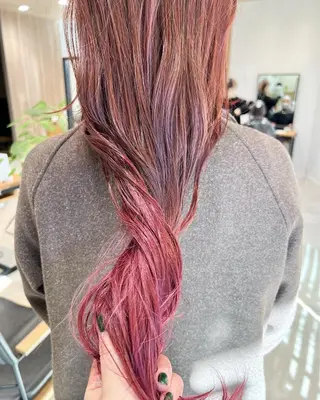 ロング カラー Oasisgarden所属・レイヤー/ブリーチ MOMOのヘアスタイル