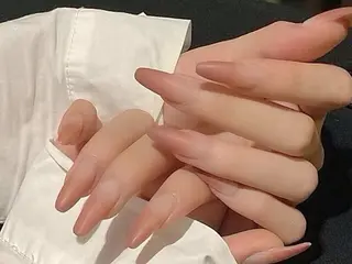 ネイル カラーエイト MOMOのネイルデザイン
