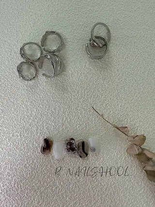 ネイル R nail salon新宿三丁目店所属・R nailのネイルデザイン