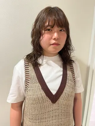 ミディアム パーマ pu+on. nailworks所属・fuyumi / ニュアンスネイルのネイルデザイン