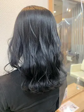 セミロング カラー 透け感✨ダメージレス カラーHana🤍のヘアスタイル