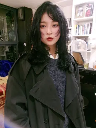 セミロング カラー ヘアアレンジ 早川 豪のヘアスタイル