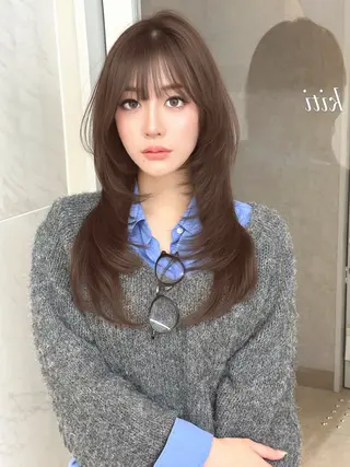 セミロング 臼杵 晴のヘアスタイル