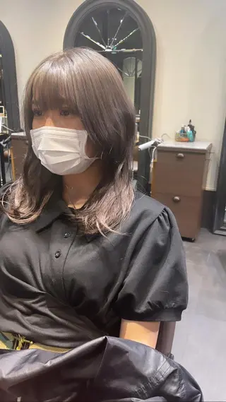ミディアム カラー ブリーチ＆縮毛矯正 🧸tomoki🧸のヘアスタイル