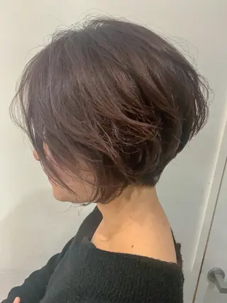 ショート nuu所属・💜ショート💜 ウルフ、ボブ二色亜美のヘアスタイル