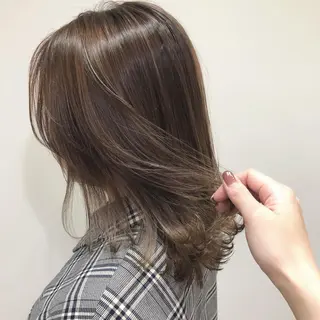 ミディアム ＨＩ ROのヘアスタイル