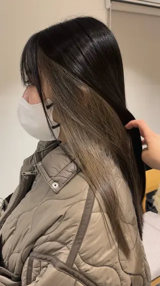 セミロング カラー 西田 歩果のヘアスタイル