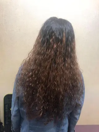 ロング パーマ ally hairsalon所属・Emi .のヘアスタイル