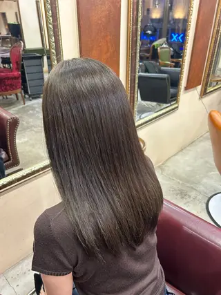 セミロング カラー abilita MIYUのヘアスタイル