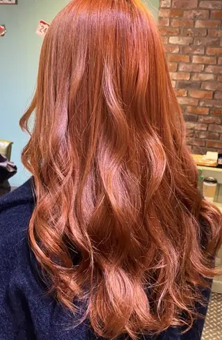 ロング カラー ＦＵＮＩＣ ファニックのヘアスタイル