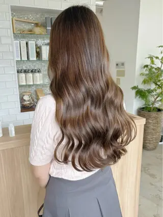 ロング カラー 津田 七美希のヘアスタイル