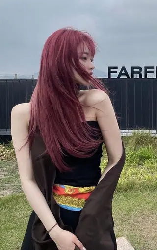 ロング カラー 盛れる韓国RED🥀 sayakaのヘアスタイル