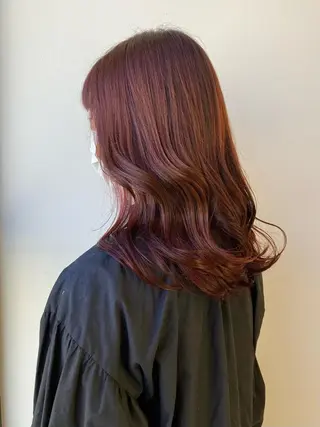 ロング カラー 小森 衣純のヘアスタイル