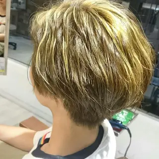 ショート カラー ヘアアレンジ E Komo hair所属・Wow❕E Komo hair 永井一輝のヘアスタイル