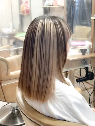 セミロング 中村 由布紀のヘアスタイル