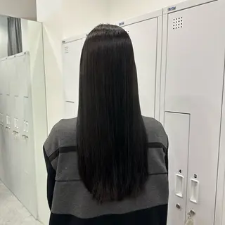 カラー 秋永 鈴のヘアスタイル