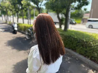 ロング カラー 朝倉友香 ハイトーン×韓国風のヘアスタイル