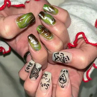 ネイル 🪐富島彩夏 /海外nail🪐のネイルデザイン