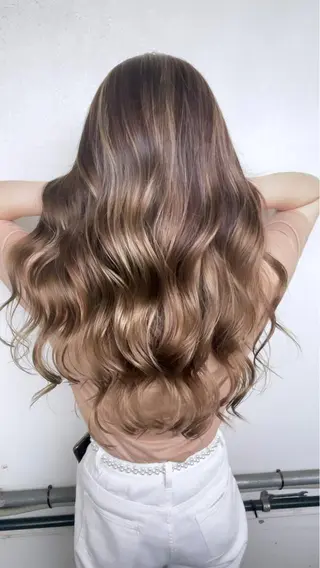 セミロング カラー アンジェリカ難波所属・的塲 優弥のヘアスタイル