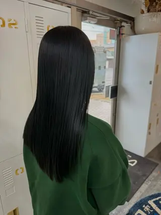 ロング LOMARLIE/ NATUMIのヘアスタイル