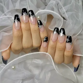 ネイル Roi〈ロワ〉 ☪️ reikaのネイルデザイン