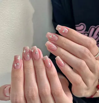 ネイル AngelChris ビューティーサロンのネイルデザイン