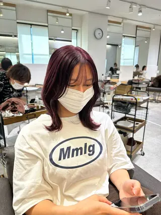 ミディアム 梅本 彩香のヘアスタイル
