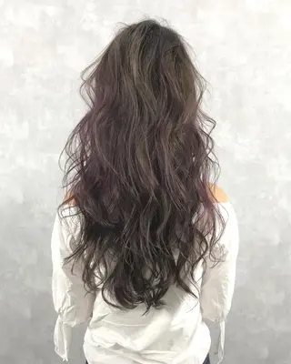 ロング カラー TOMOYAレイヤー ブリーチ縮毛矯正のヘアスタイル