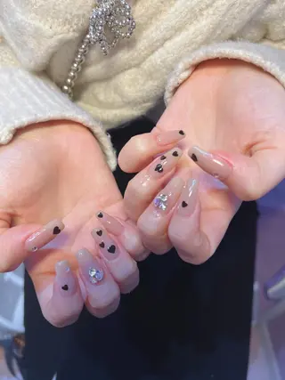 ネイル ちゅるんネイル🪄 耳ツボジュエリー🔗のネイルデザイン