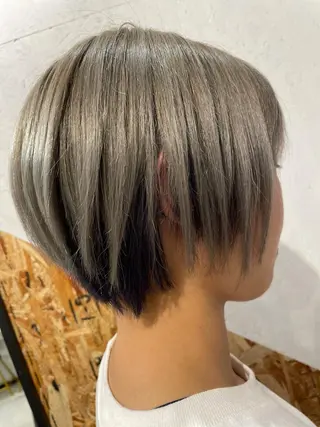 カラー 樋川 早紀のヘアスタイル