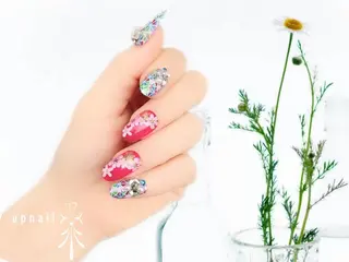 ネイル 伊藤 アップネイルのネイルデザイン