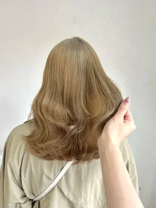 セミロング カラー 🌷愛されヘア🌷 伊藤　万裕のヘアスタイル