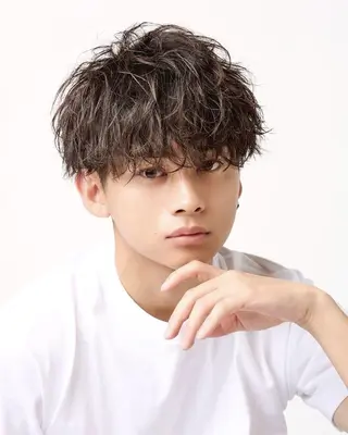 メンズ 🔥パーマで大人な色 気🔥BLUCK札幌のヘアスタイル