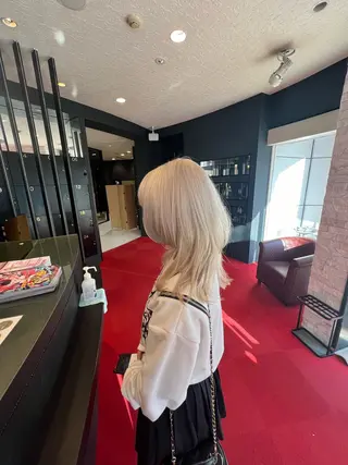 ミディアム カラー EARTH 三重県 四日市店所属・髪質改善/ ハイトーン/坂本拓のヘアスタイル