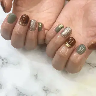 ネイル LovesLaughs下上津役店所属・くろせ れいのネイルデザイン